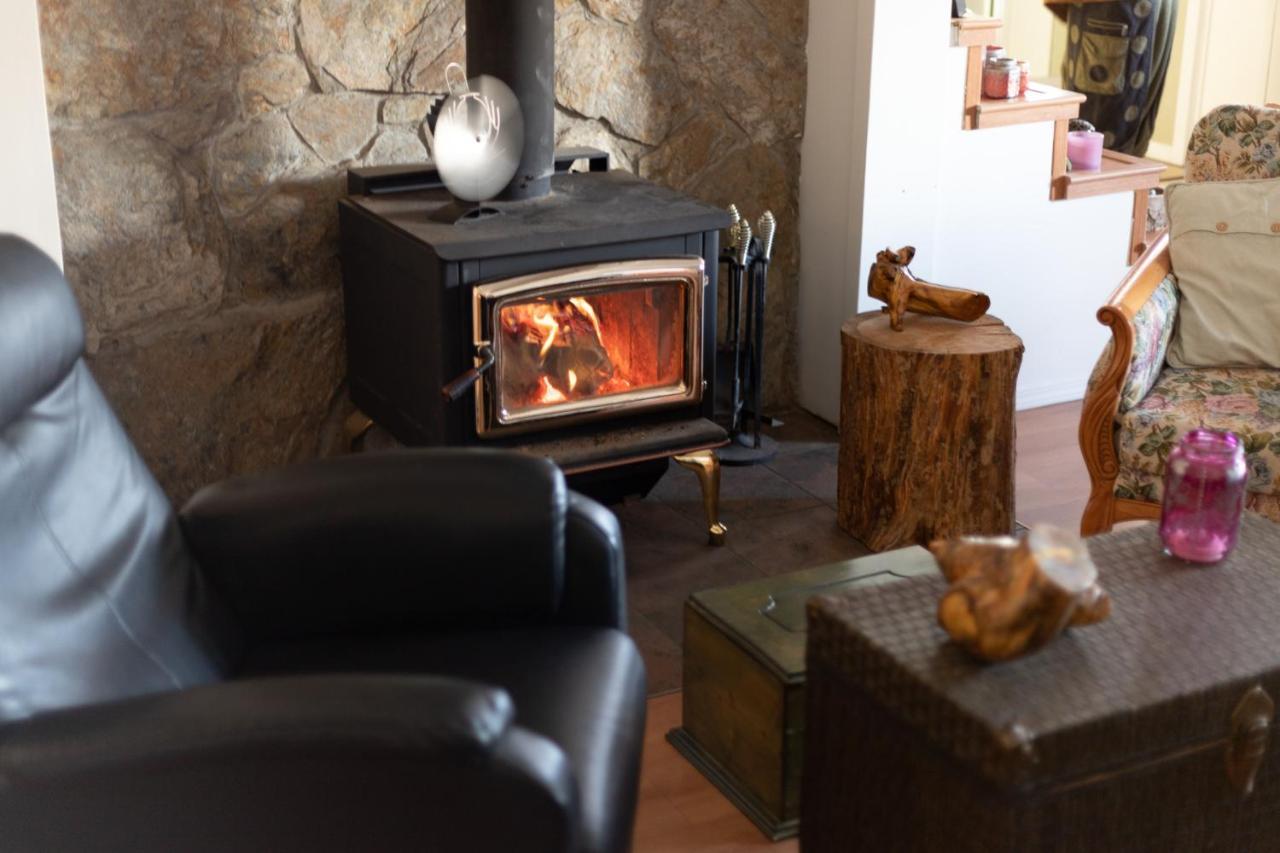 Rose Cottage Bed & Breakfast Вейлмаунт Экстерьер фото