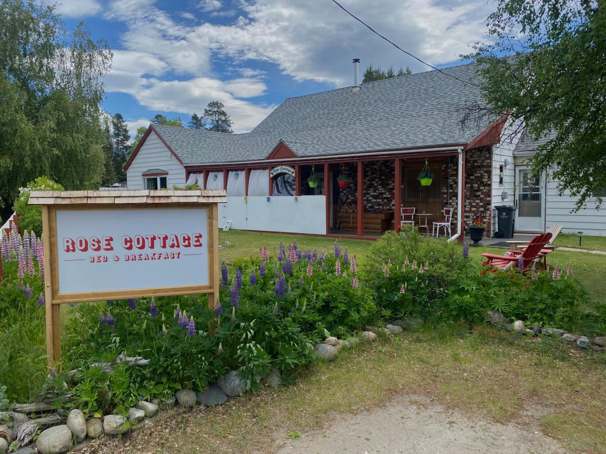 Rose Cottage Bed & Breakfast Вейлмаунт Экстерьер фото